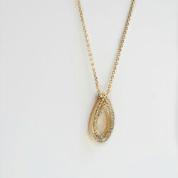 Open teardrop diamond pendant 01