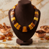 Amber Neck 49 b